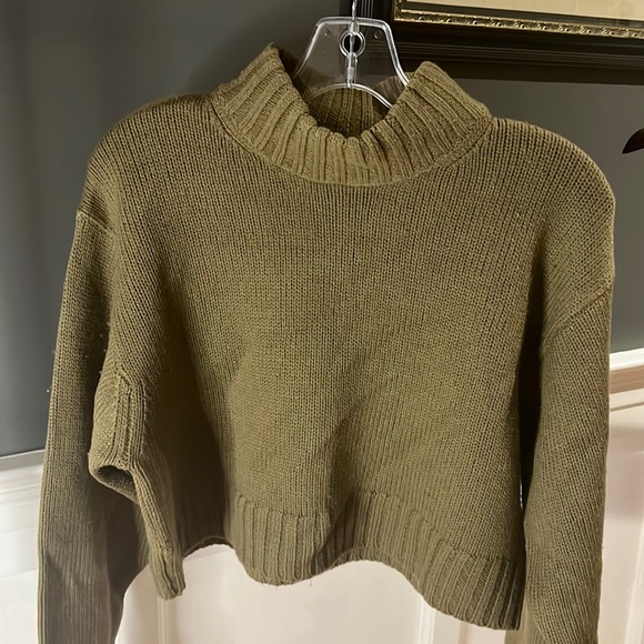Cropped olive knit sweater (Aritzia) mock neck - Picture 2 of 5